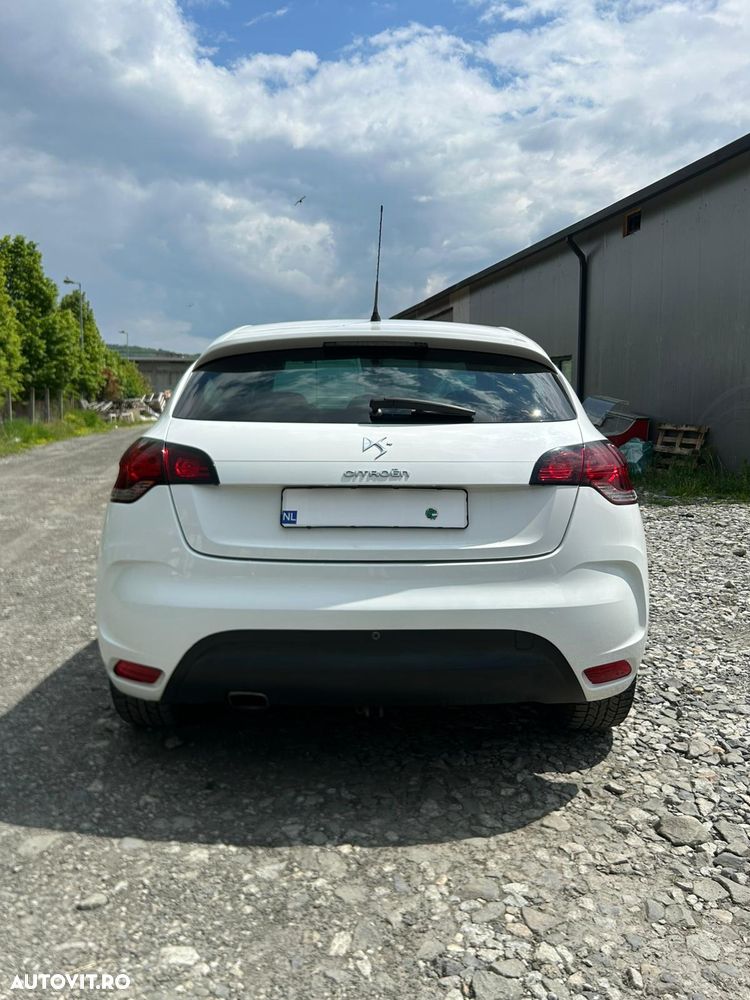 Citroën DS4 e-HDi 115 ETG6 SoChic - 12