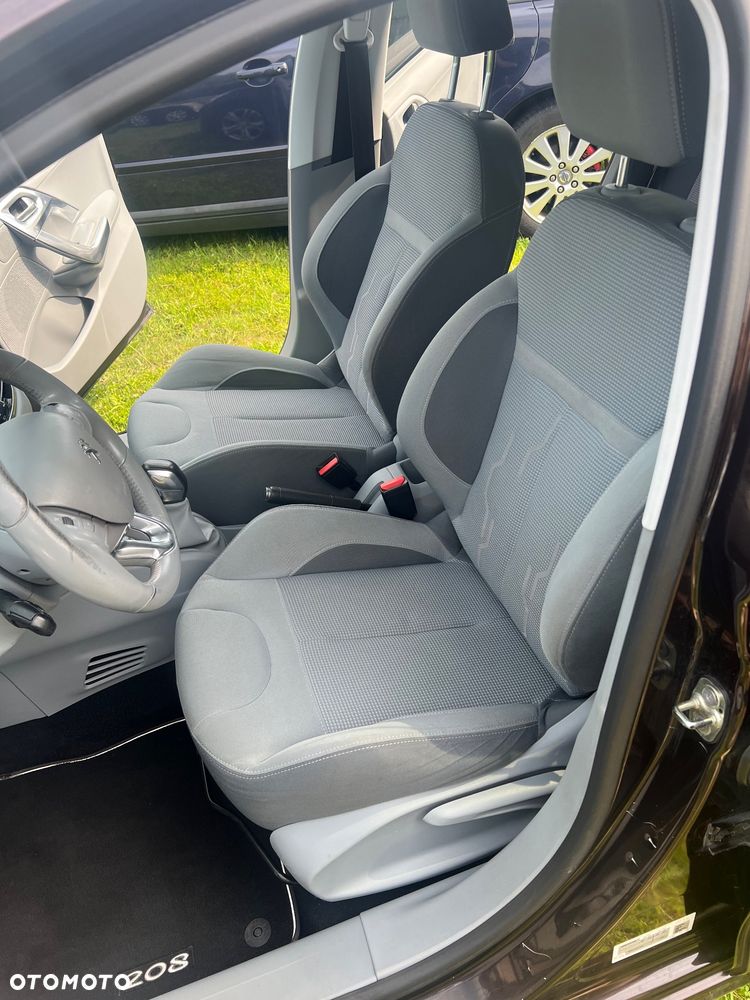 Peugeot 208 1.4 VTi Allure - 21