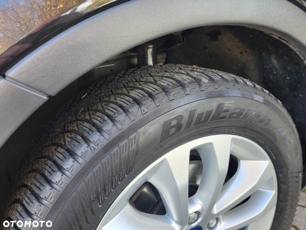 Ford Kuga 2.0 TDCi 2x4 Titanium - 22