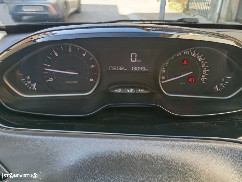Peugeot 208 1.4 HDi Active - 6