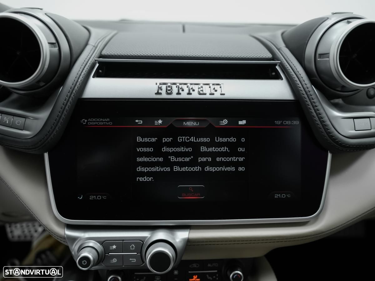 Ferrari GTC4 Lusso - 32
