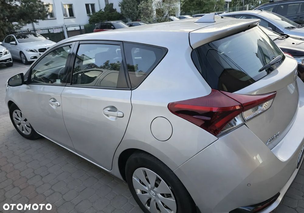 Toyota Auris 1.33 VVT-i Active - 4