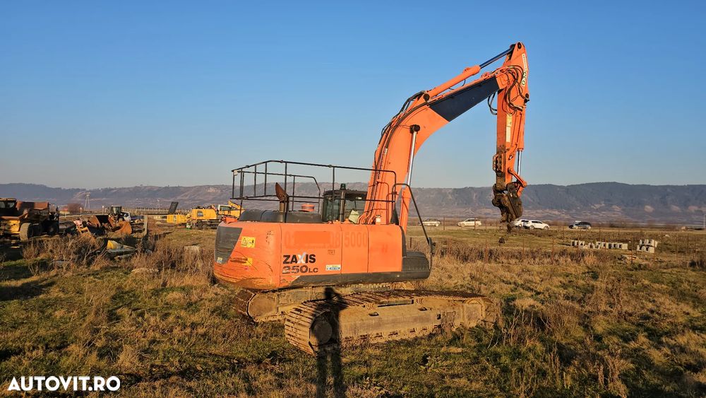 Hitachi ZAXIS ZX 250 Excavator pe șenile - 6