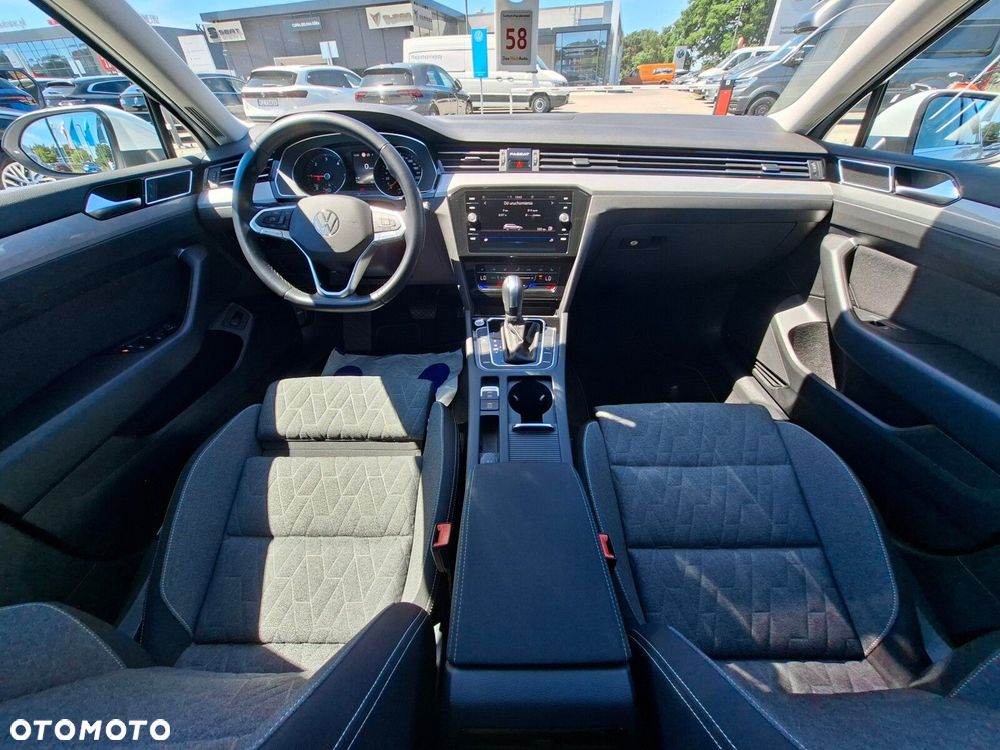 Volkswagen Passat - 16