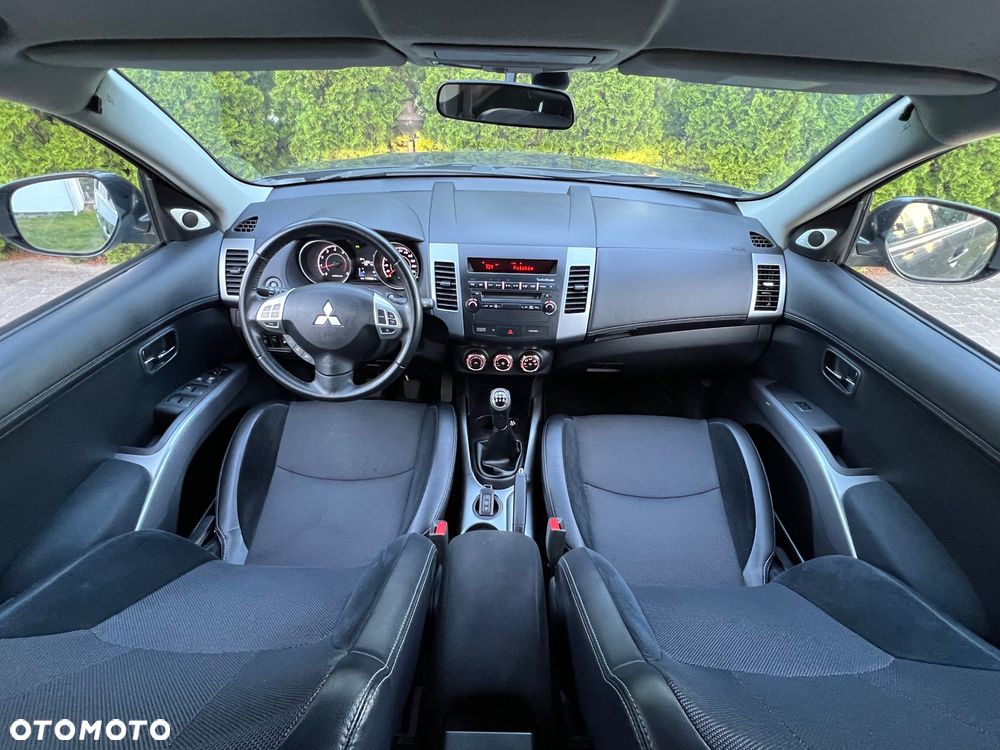 Mitsubishi Outlander 2.0 Intense 2WD - 9