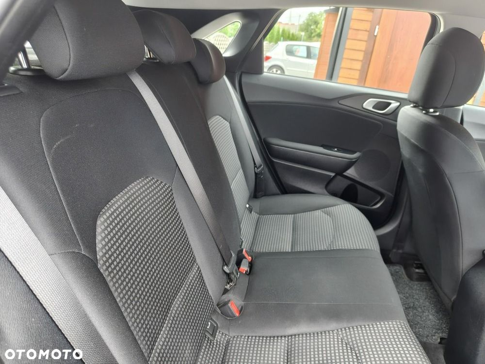 Kia Ceed - 25