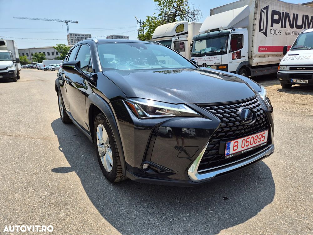 Lexus UX ver-250h-2-0l-hev-20h---178-hp-4x2-cvt-business - 2