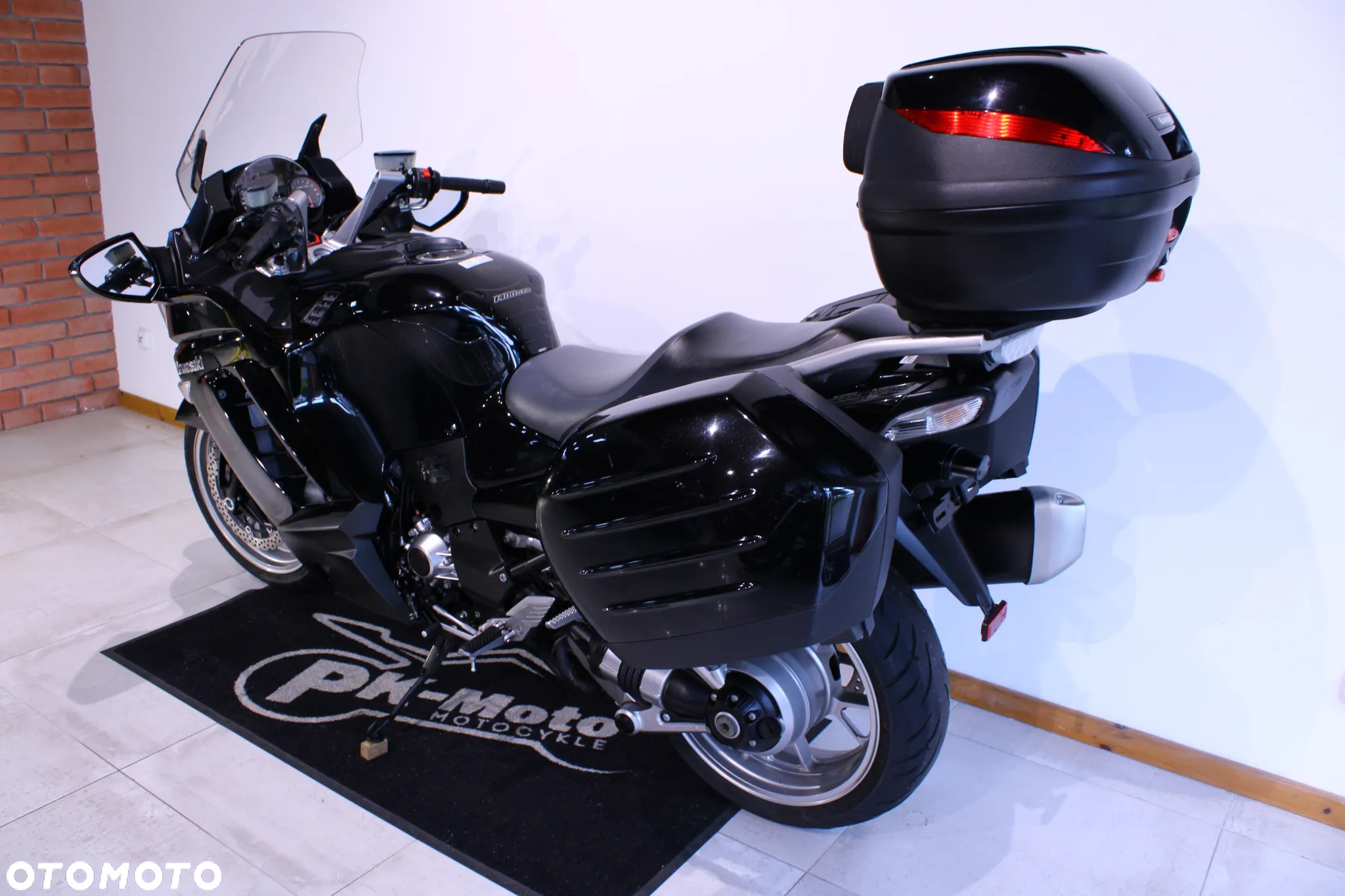 Kawasaki GTR - 6