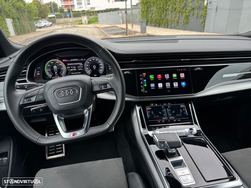 Audi Q8 60 TFSIe quattro S line Tiptronic - 24