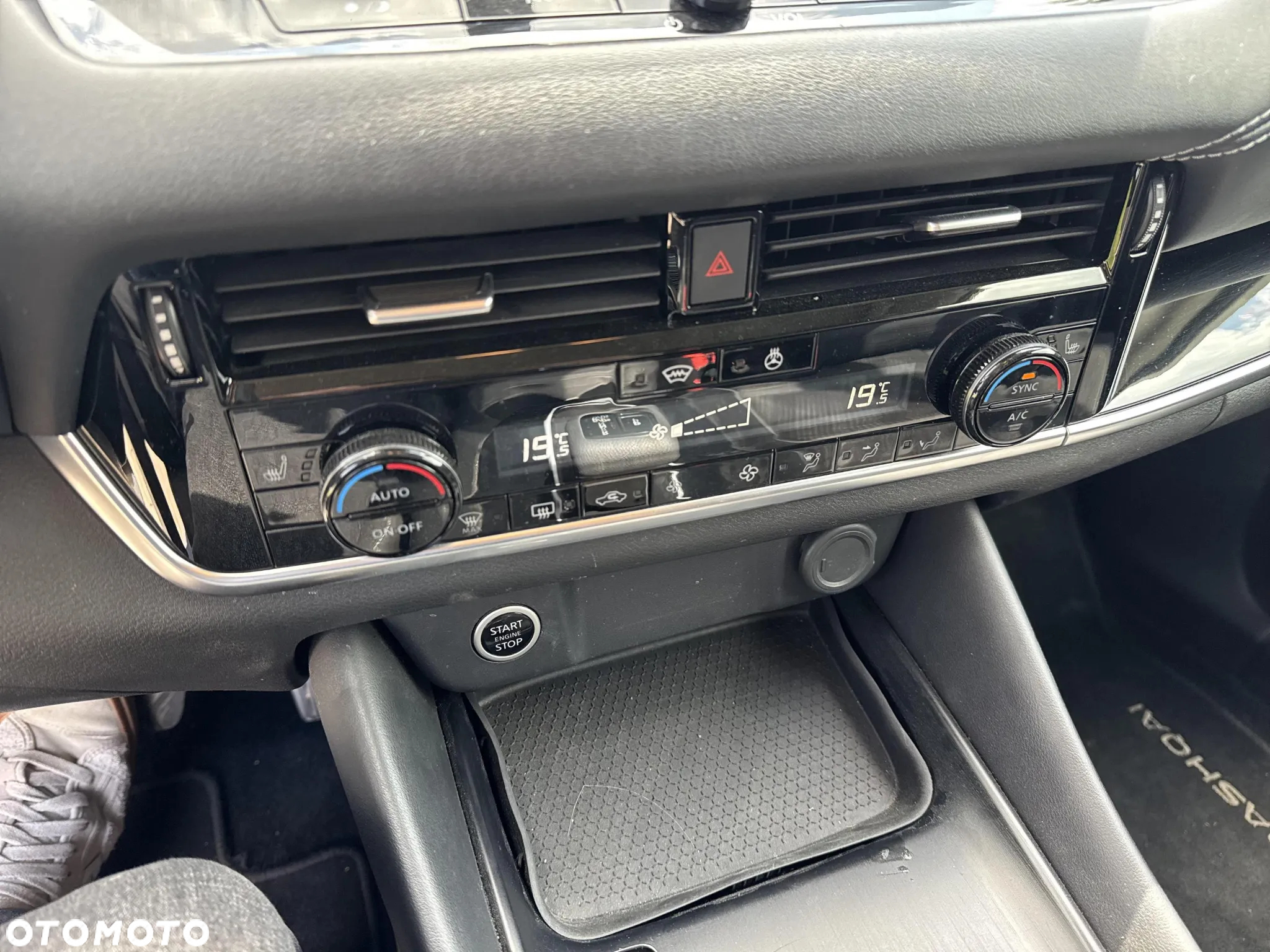 Nissan Qashqai 1.3 DIG-T mHEV N-Connecta Xtronic - 19