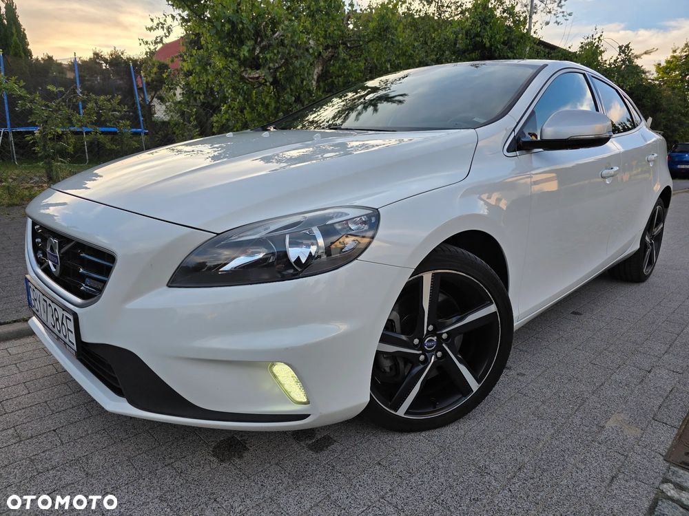 Volvo V40 D4 Drive-E R-Design Momentum - 3