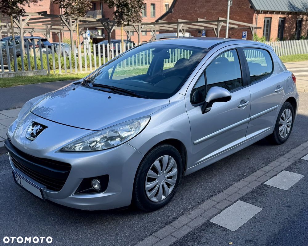 Peugeot 207 - 1