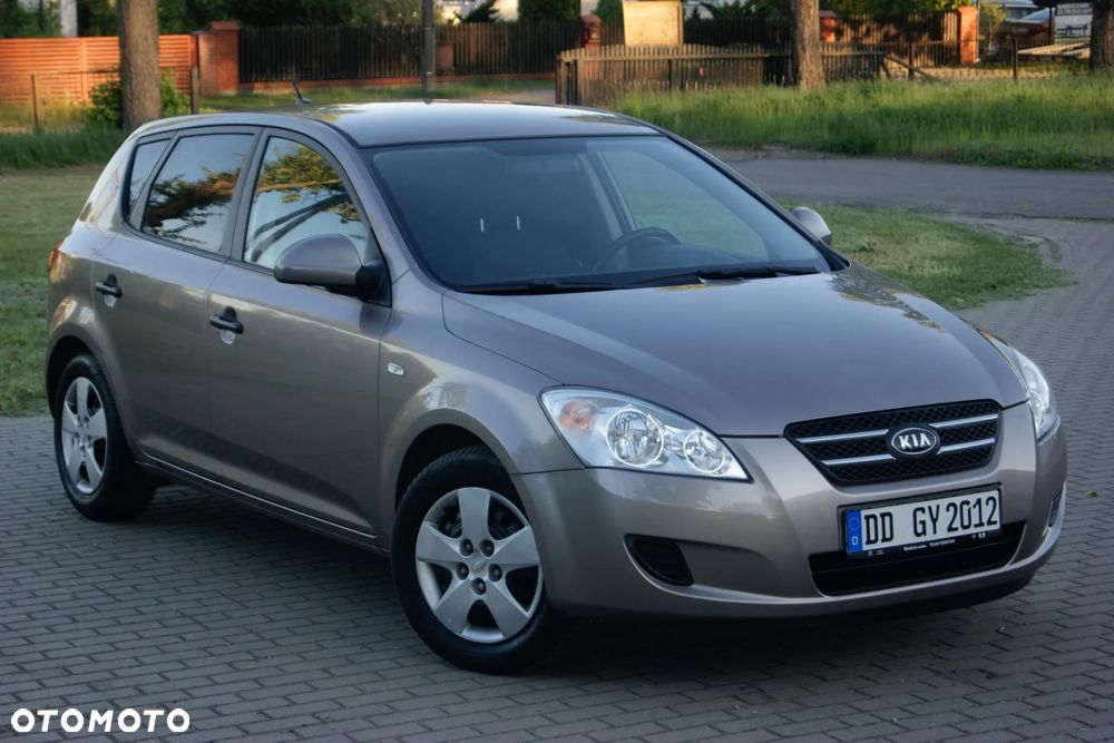 Kia Ceed 1.4 CVVT Attract - 3