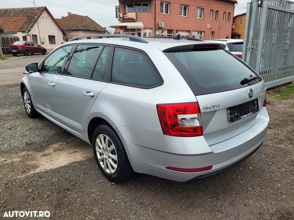 Skoda Octavia Combi Diesel 1.6 TDI Ambition - 4