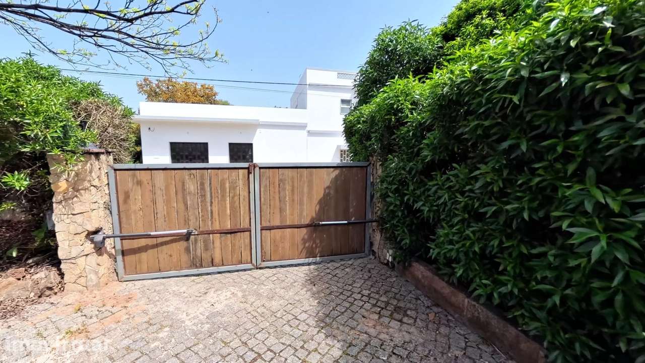 Quinta com Piscina, Moradia Principal T4 e Três Moradias T1 em Olhão - Grande imagem: 4/48