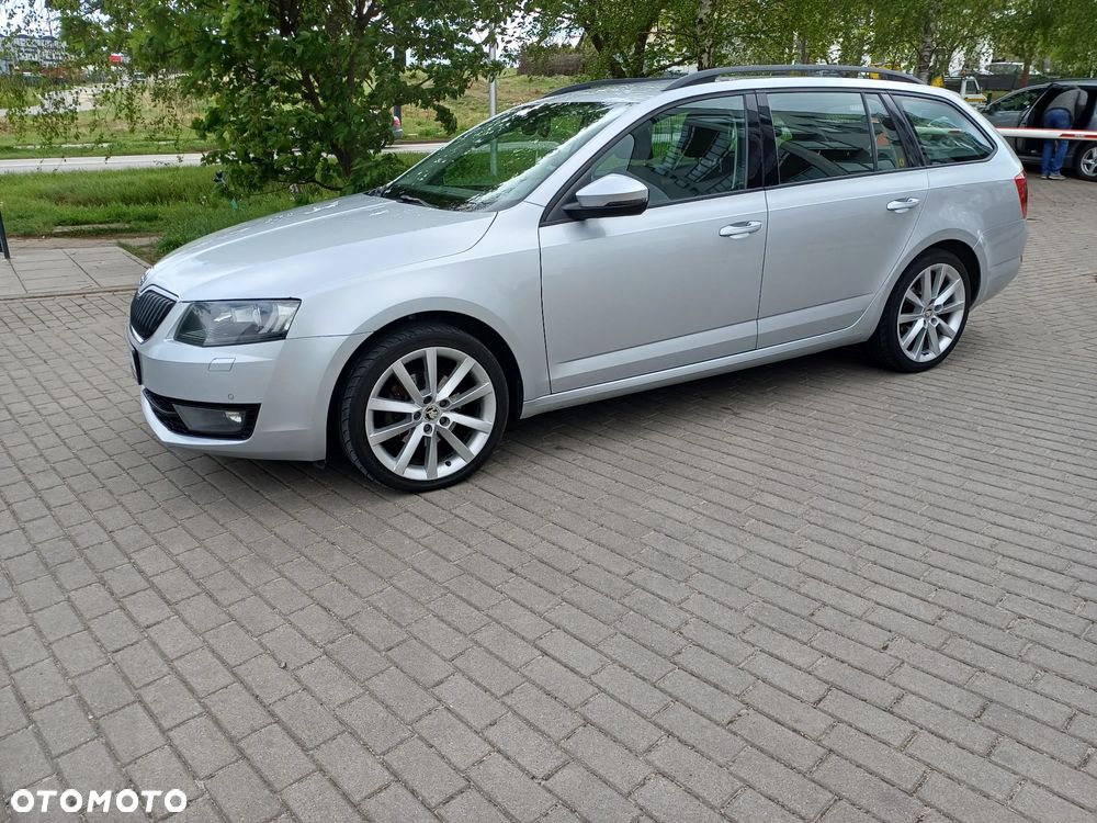 Skoda Octavia 2.0 TDI Elegance DSG - 1