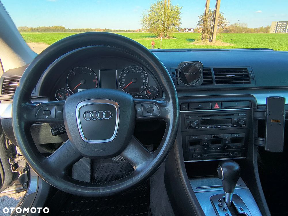 Audi A4 Avant - 11