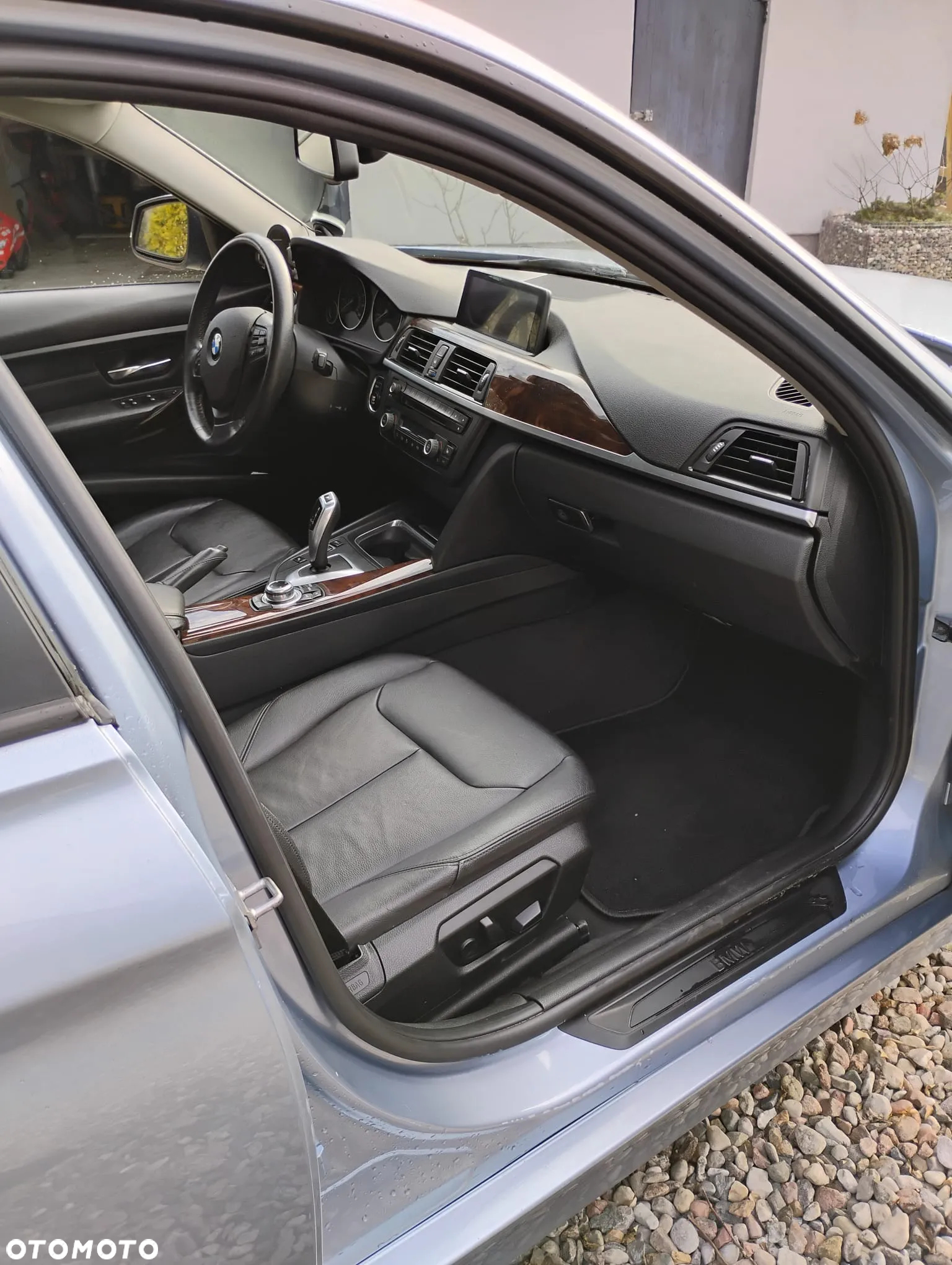 BMW Seria 3 320i Luxury Line - 13