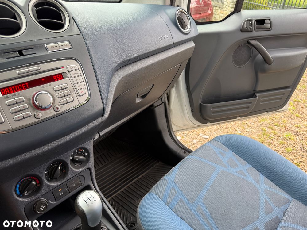 Ford Tourneo Connect - 13