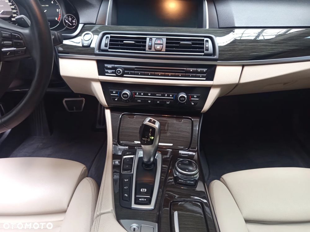 BMW Seria 5 520d xDrive Luxury Line - 16