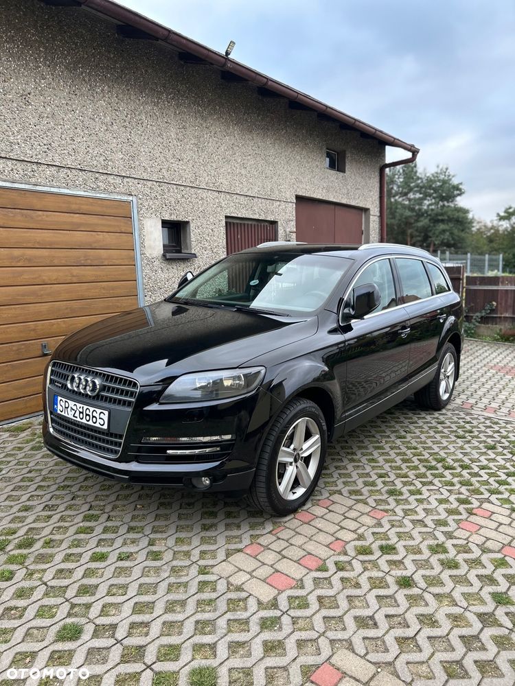 Audi Q7 - 1