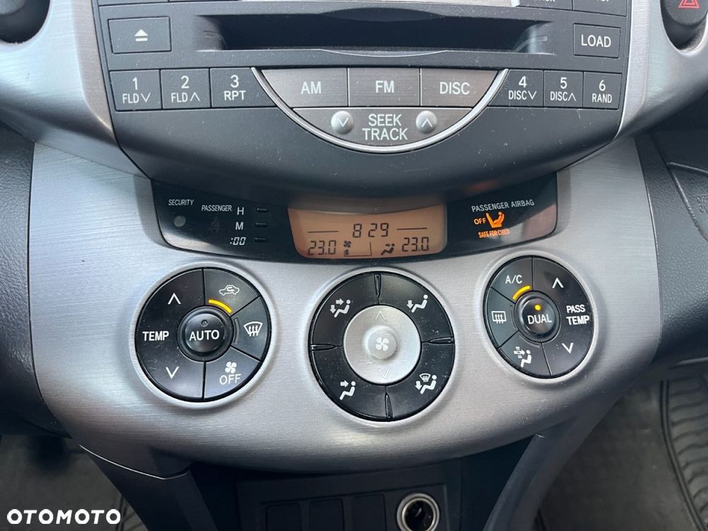 Toyota RAV4 2.2 D-4D Luna - 11
