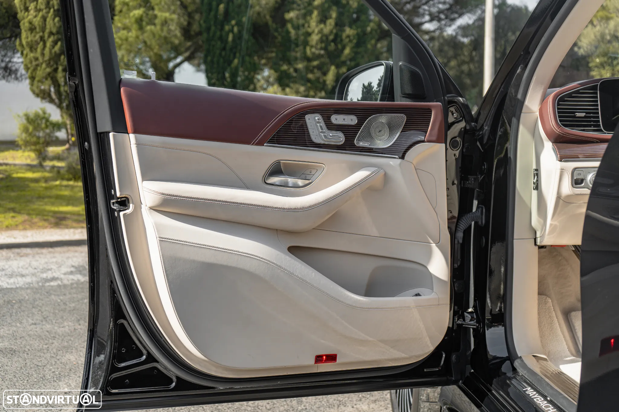 Mercedes-Benz GLS 600 Maybach 4Matic - 15