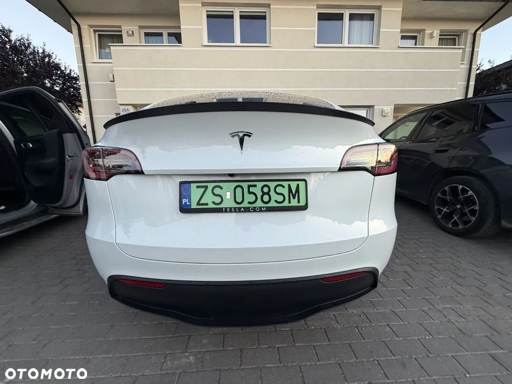 Tesla Y Long Range RWD - 7