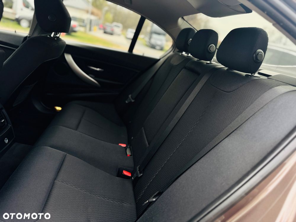 BMW Seria 3 316d DPF Edition Exclusive - 17