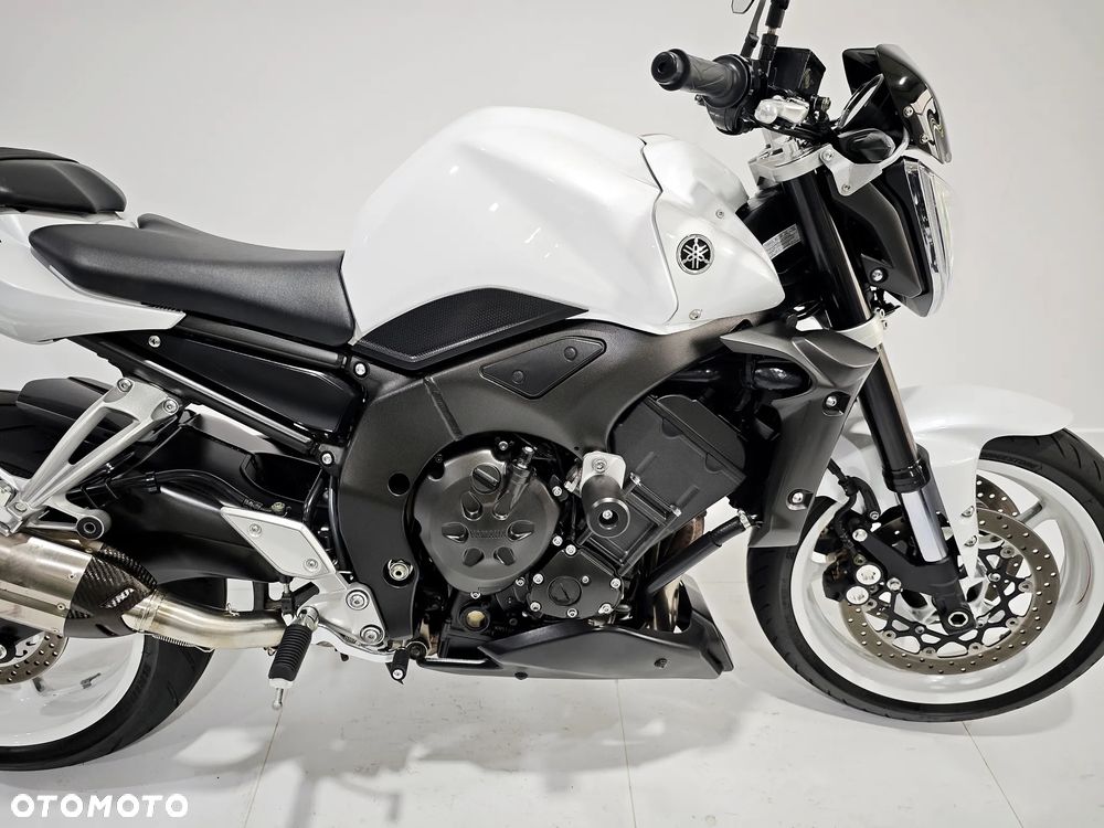 Yamaha FZ - 11