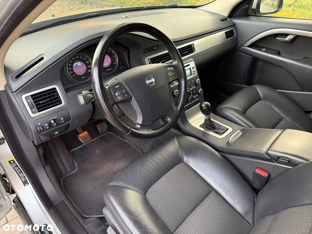 Volvo V70 2.0D Momentum - 27