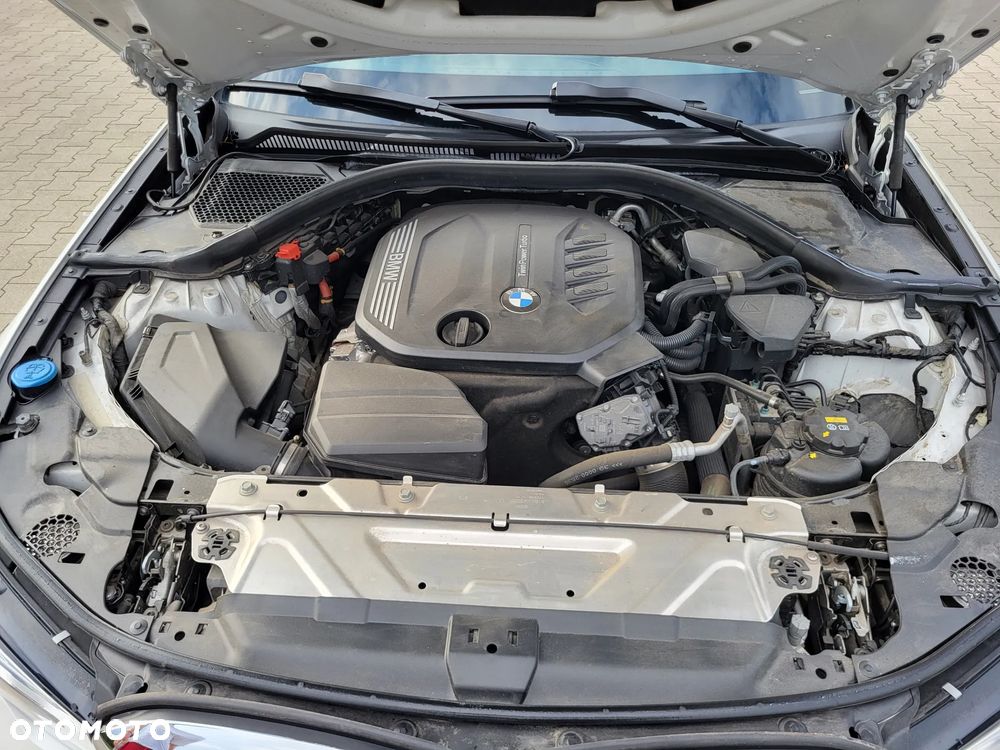BMW Seria 3 320d xDrive Advantage - 13