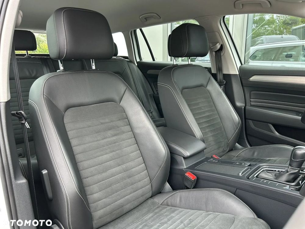 Volkswagen Passat Variant 2.0 TDI Elegance DSG - 18