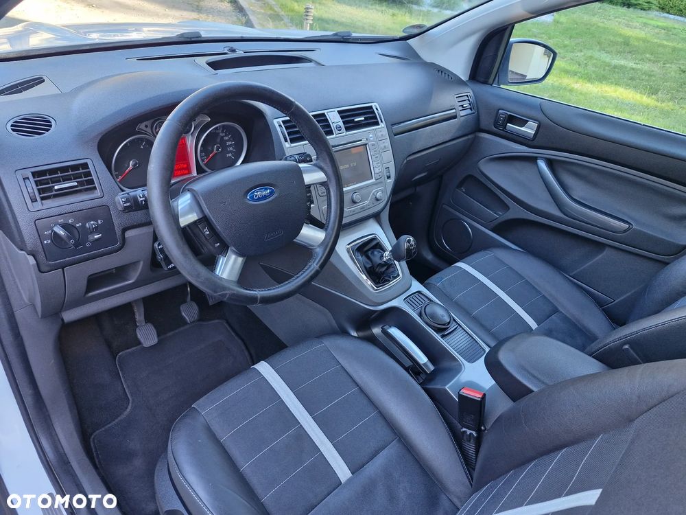 Ford Kuga 2.0 TDCi 4x4 Titanium - 6
