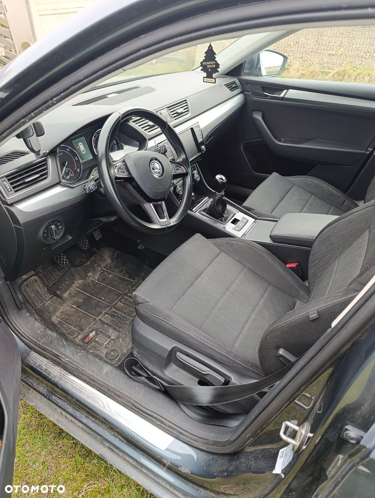 Skoda Superb 1.6 TDI Ambition - 6