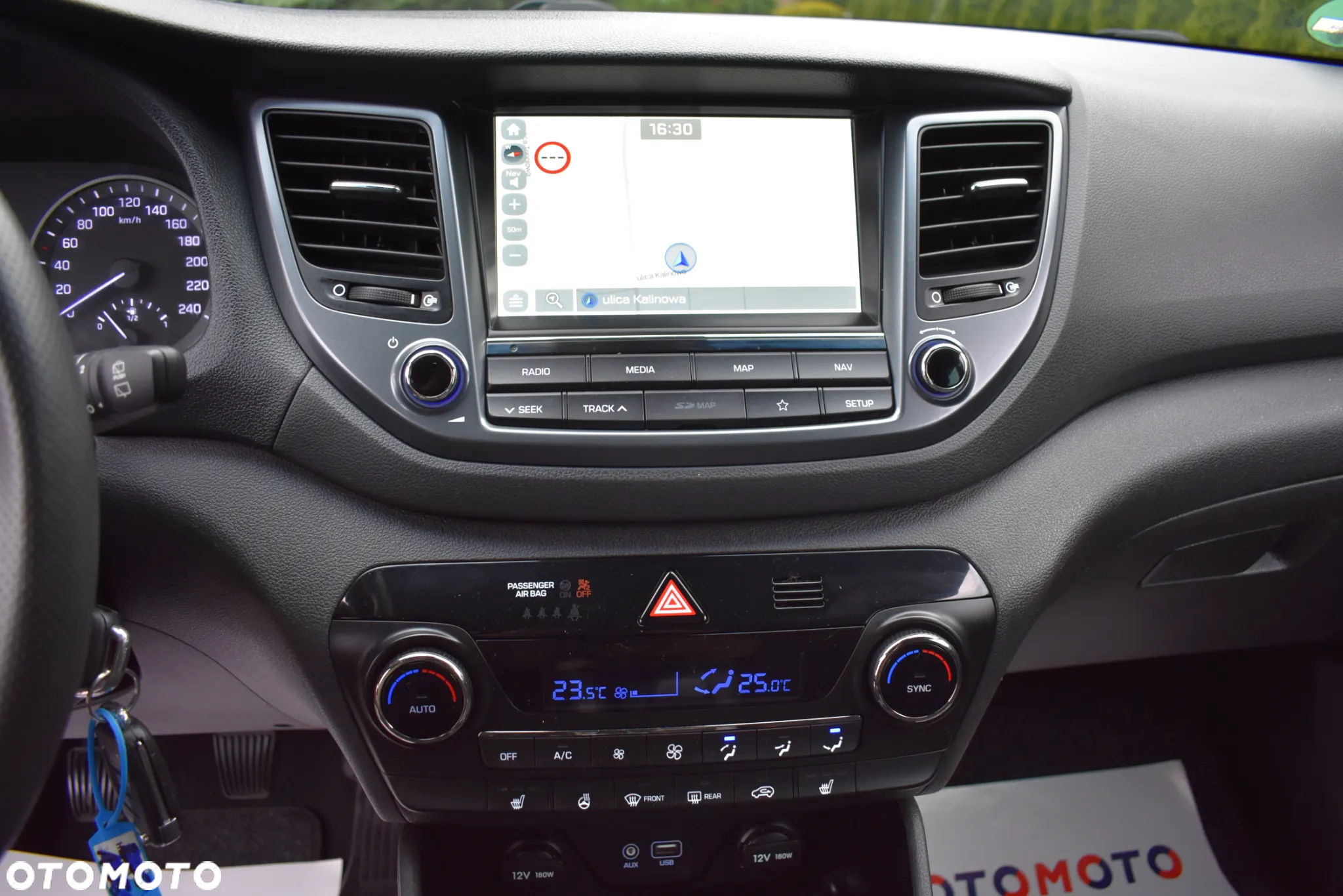 Hyundai Tucson blue 1.6 GDi 2WD Intro Edition - 34