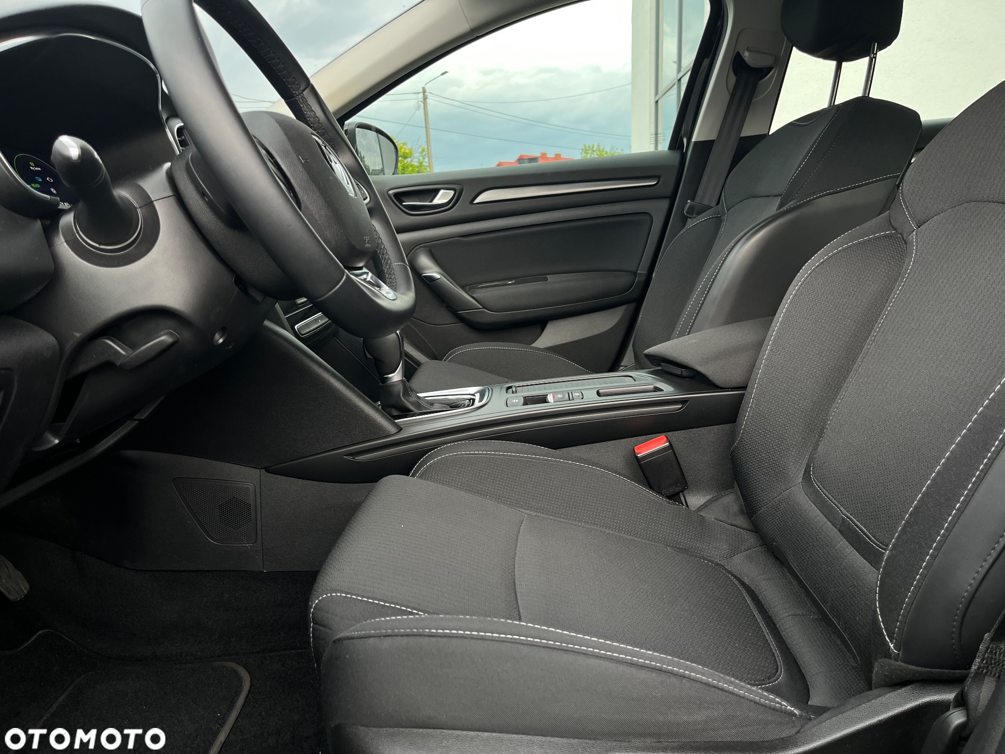 Renault Megane E-TECH Plug-in Hybrid 160 E-Tech engineered - 16