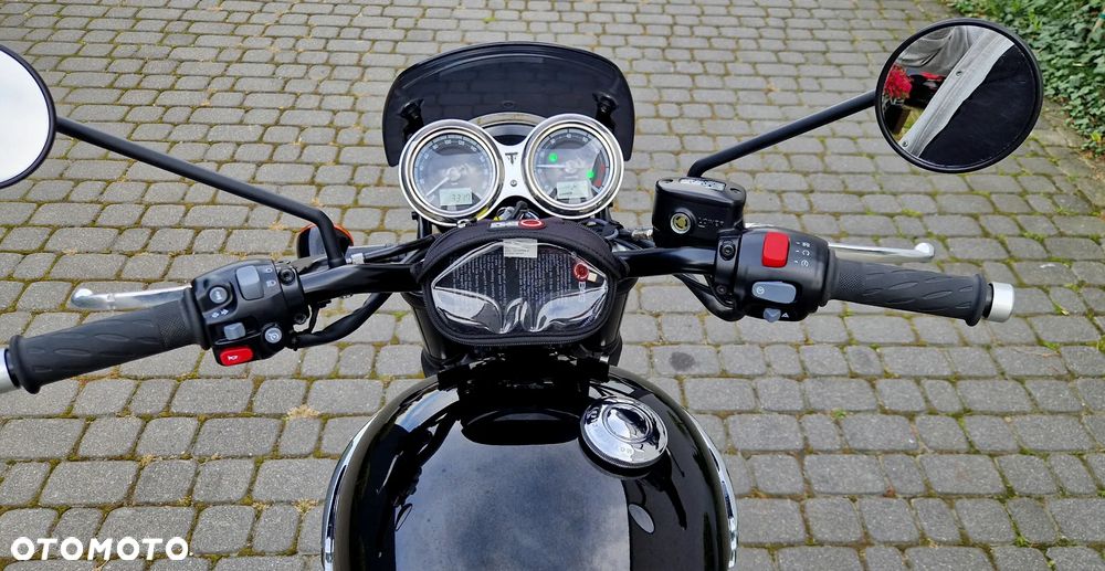 Triumph Bonneville - 8