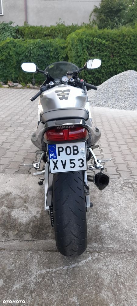 Yamaha R6 - 6