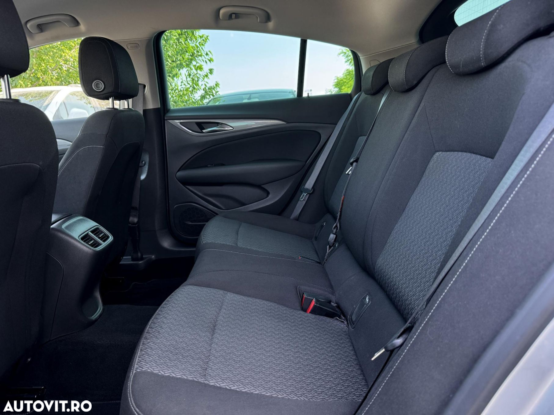Opel Insignia - 15