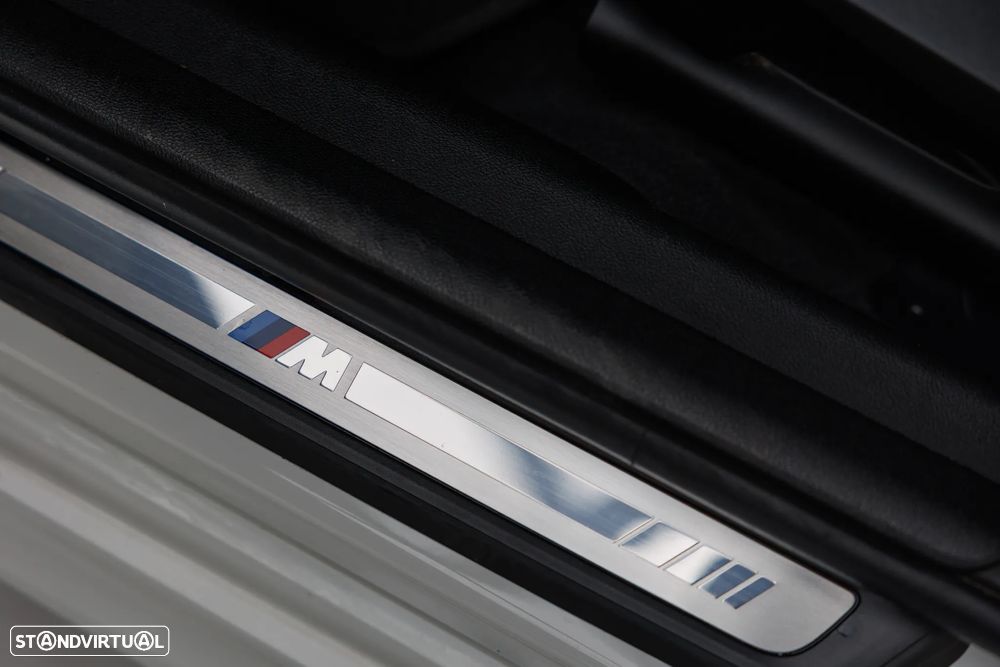 BMW 320 e Pack M Auto - 42