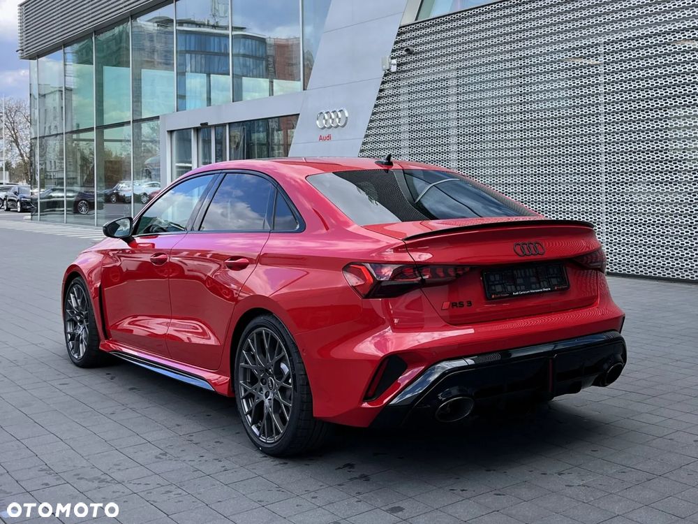 Audi RS3 Limousine - 8