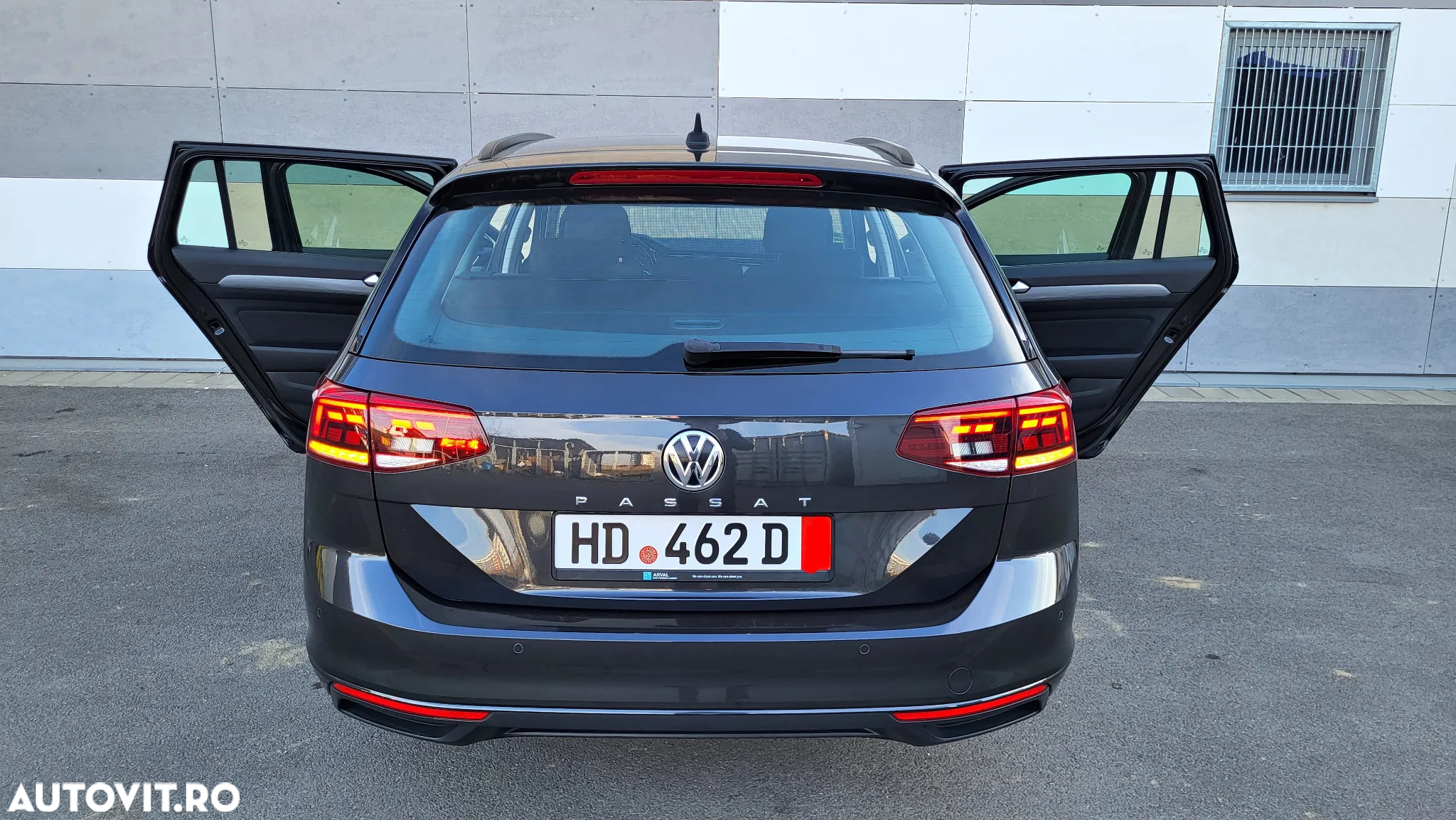 Volkswagen Passat Variant 2.0 TDI SCR DSG Comfortline - 19