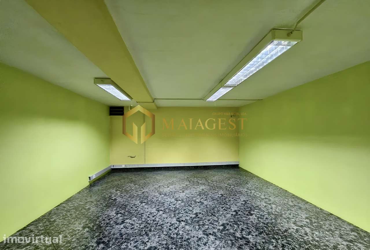 Loja e Armazém no Porto Ideal para Stand Automóvel ou Comércio - Grande imagem: 5/10
