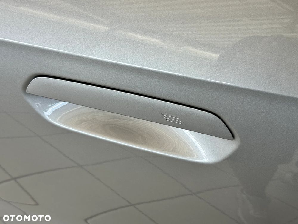 BMW X1 sDrive18i - 18