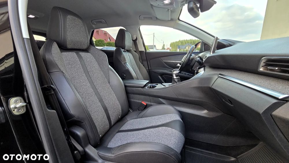 Peugeot 3008 1.2 PureTech Allure S&S - 26