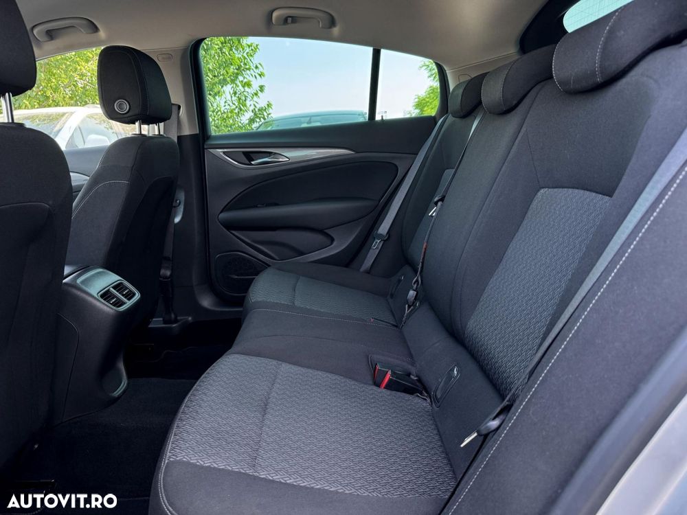 Opel Insignia - 15