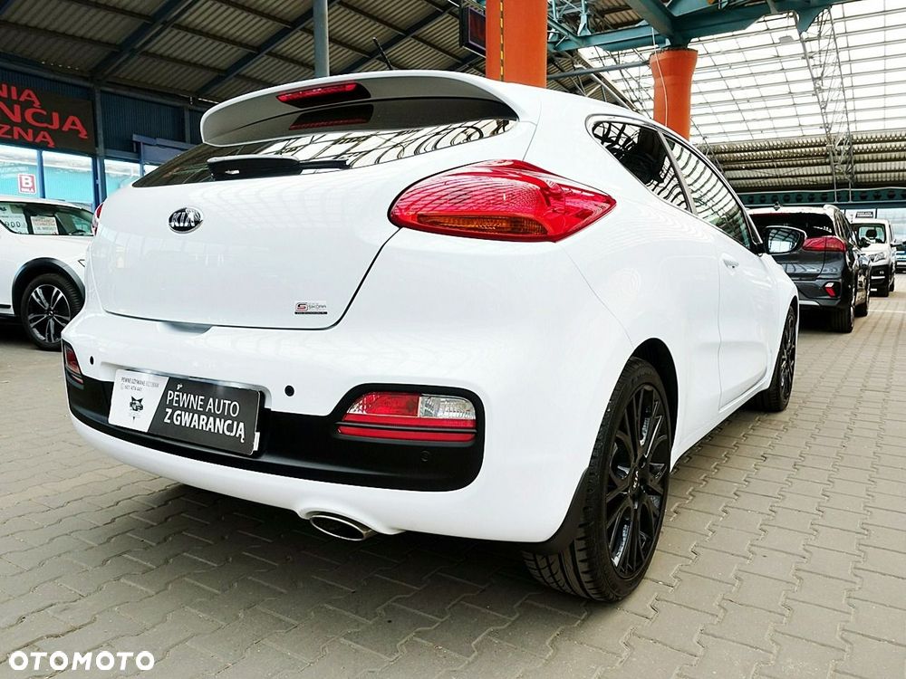 Kia Ceed - 11