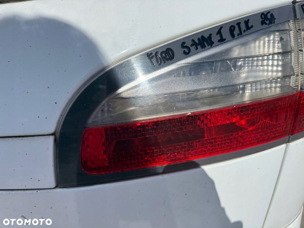 FORD S-MAX MK1 LAMPA PRAWA TYLNA PRAWY TYŁ Z KLAPY W KLAPĘ - 4