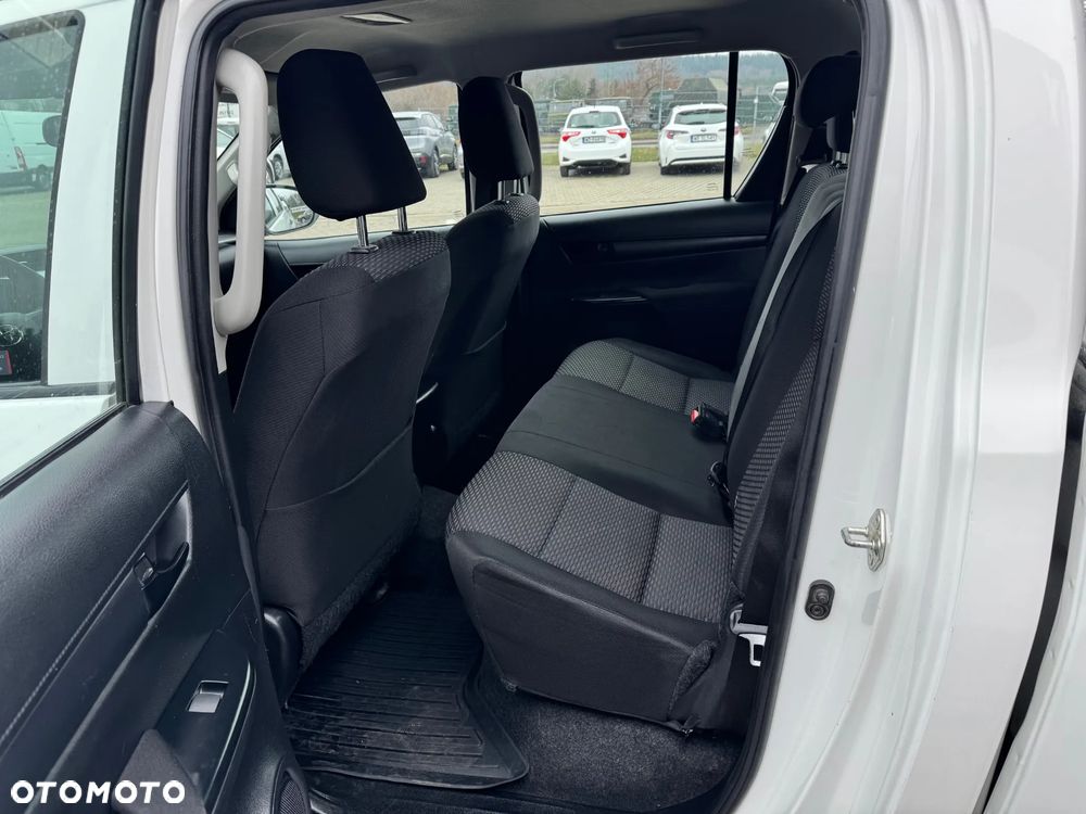 Toyota Hilux 2.4 D-4D Extra Cab DLX 4x4 - 17